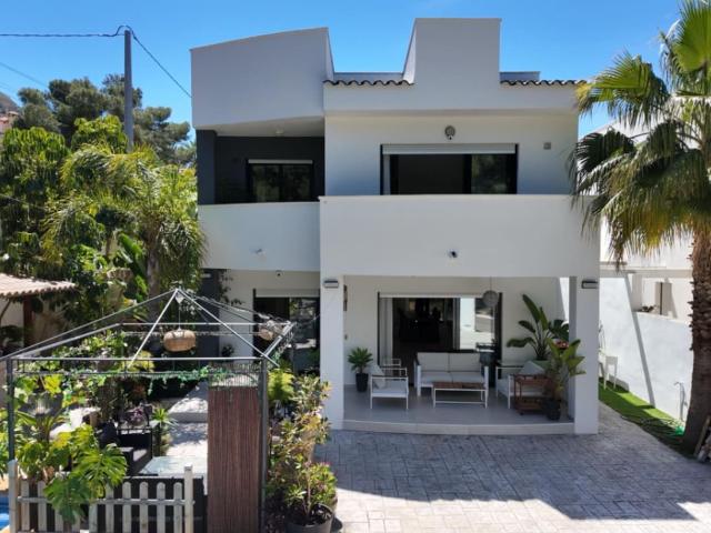Villa for rent in Albir, Alfaz del Pi / L'Alfàs del Pi, Alicante