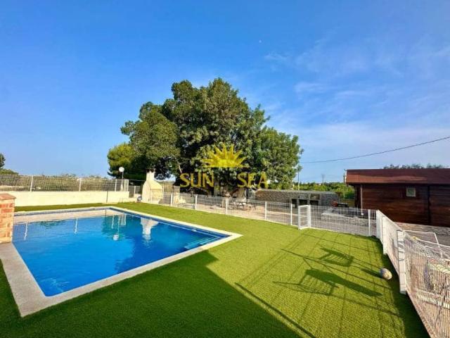 Villa for rent in Algorfa, Alicante