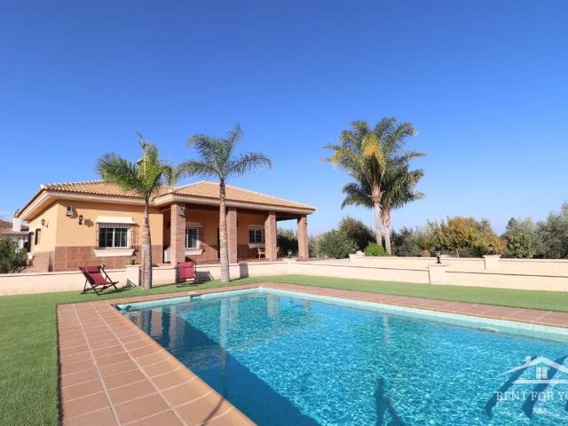Villa for rent in Alhaurín el Grande, Málaga