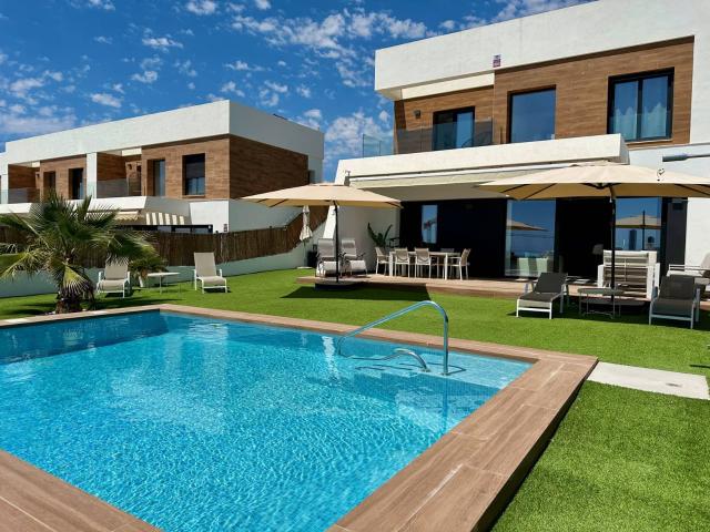 Villa for rent in Balcón de Finestrat Terra Marina, Finestrat, Alicante