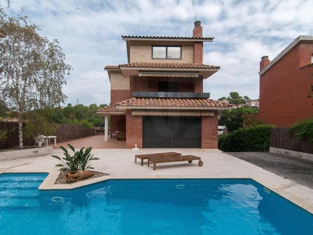 Villa for rent in Barcelona city, Barcelona