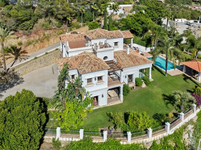 Villa For Rent in Benahavís, Benahavís