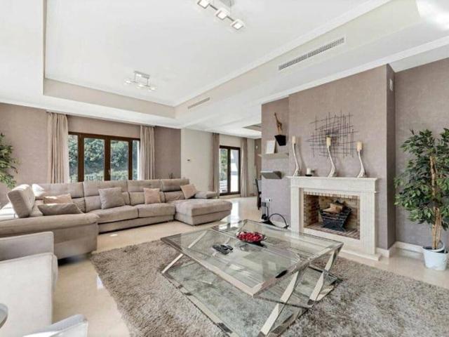 Villa for rent in Benahavís, Málaga