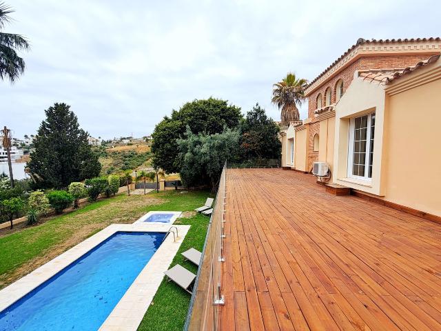 Villa For Rent in El Paraiso, Estepona