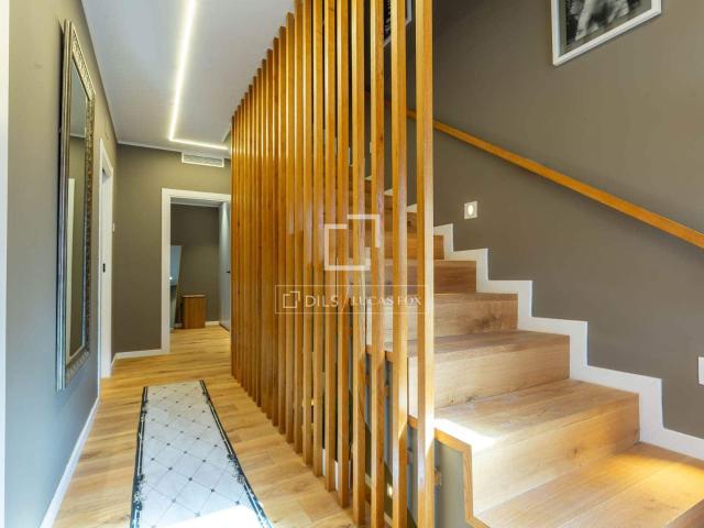 Villa for rent in Esplugues de Llobregat, Barcelona