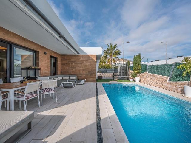 Villa for rent in Finestrat, Alicante