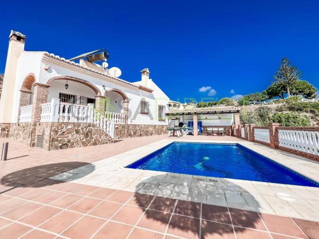Villa for rent in Frigiliana, Málaga
