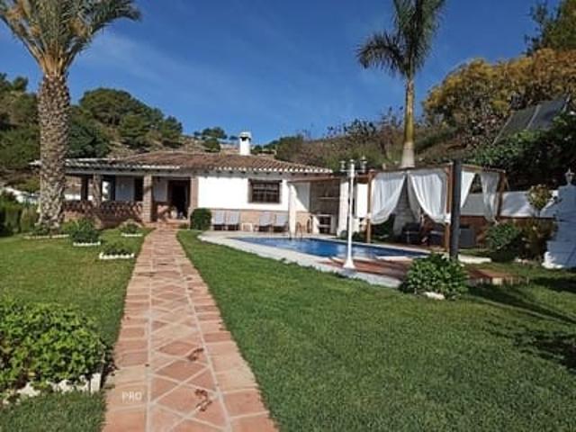 Villa for rent in Frigiliana, Málaga