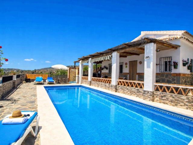 Villa for rent in Frigiliana, Málaga