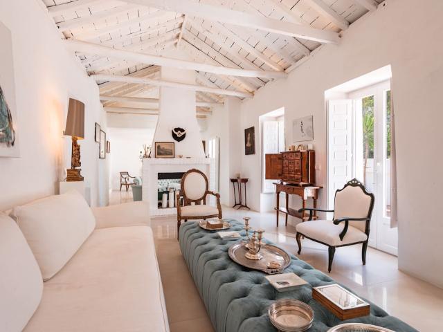 Villa for rent in Istán, Málaga