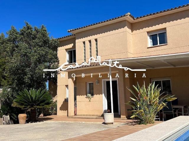 Villa for rent in La Nucia, Alicante