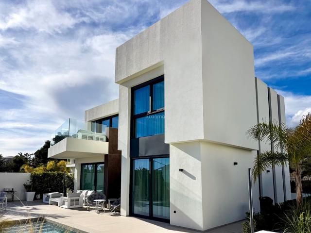 Villa for rent in La Nucia, Alicante
