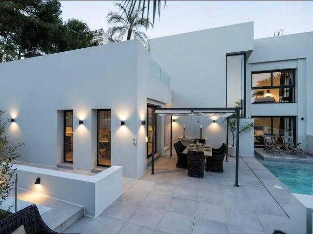 Villa for rent in Las Brisas, Marbella, Málaga