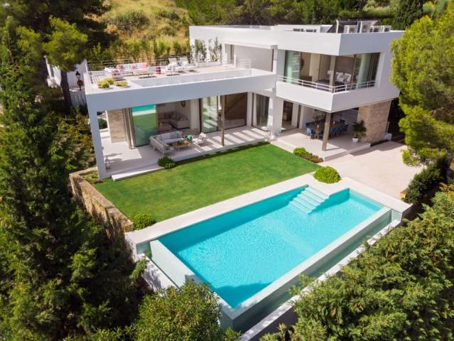 Villa for rent in Los Naranjos, Marbella, Málaga