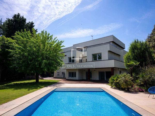 Villa for rent in Madrid city, Madrid