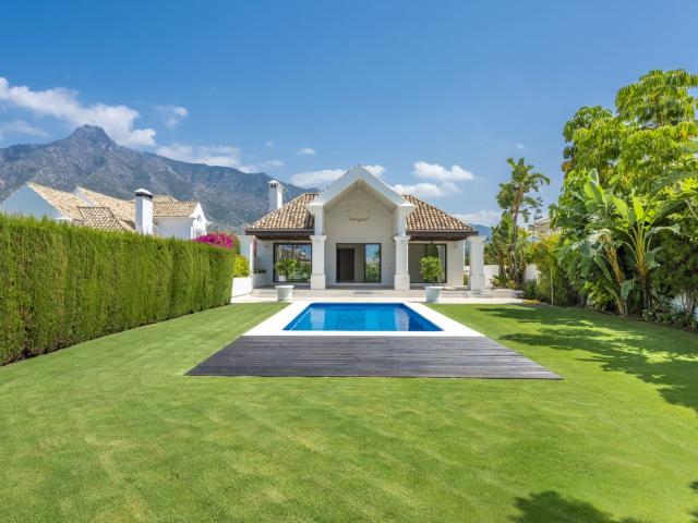 Villa for rent in Marbella, Málaga
