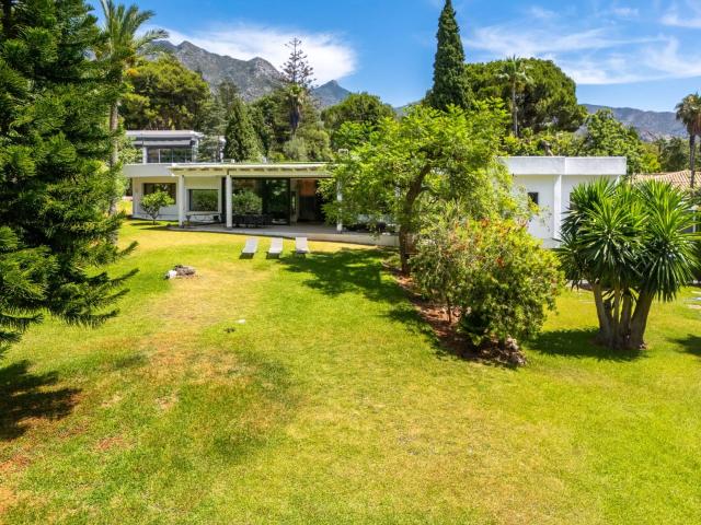 Villa for rent in Marbella, Málaga
