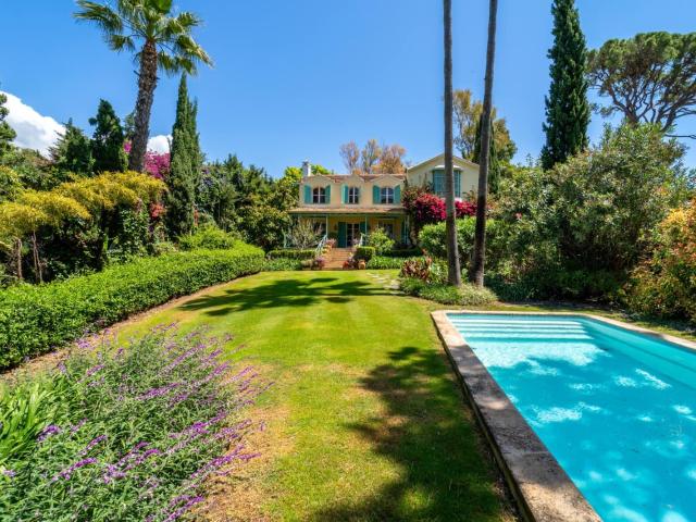 Villa for rent in Marbella, Málaga