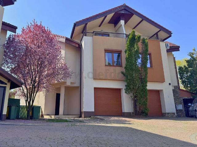 Villa for rent in Pipera area