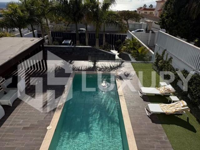 Villa for rent in Playa de Fañabé Alto, Adeje, Tenerife