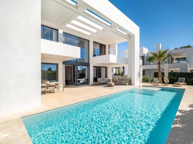Villa for rent in Sotoserena, Estepona, Málaga