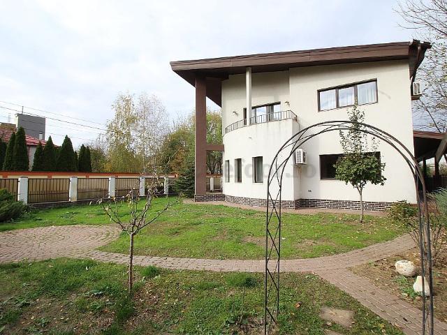 Villa for rent / sale near the French School
