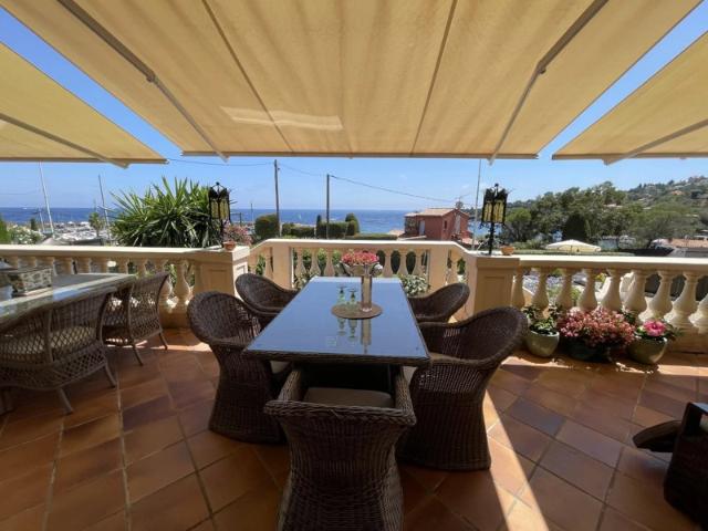 Villa face mer avec 5 chambres