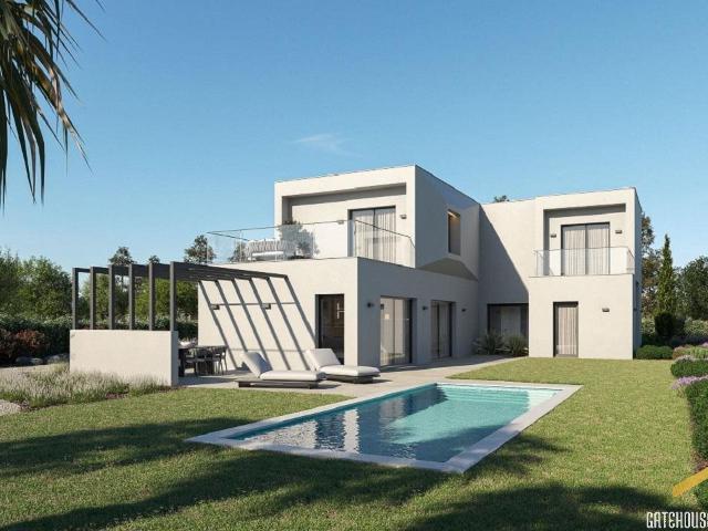 Villa frontal de golfe com 4 quartos no Pestana Silves Resor. 241m² Silves