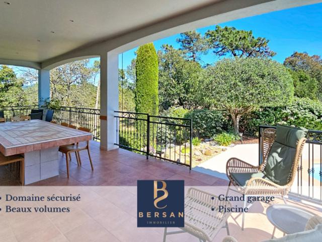 VILLA FREJUS DOMAINE SECURISÉ, PISCINE VUE FORET