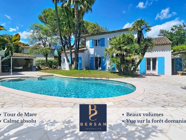 Villa Frejus Tour De Mare En Lisière de Forêt Domaniale Ca. 217m² Fréjus