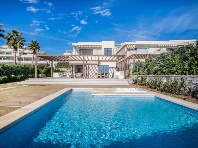 VILLA EN PRIMERA LÍNEA DE PLAYA