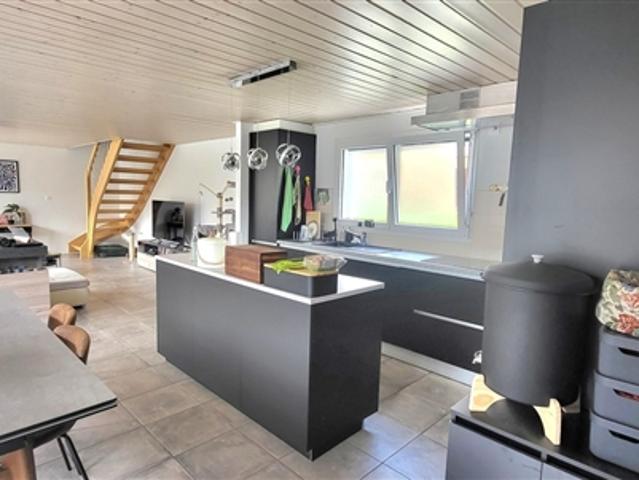 Villa / Gebäude mit 2 Wohnungen 1x 3,5 pcs Duplex + 1x Studio