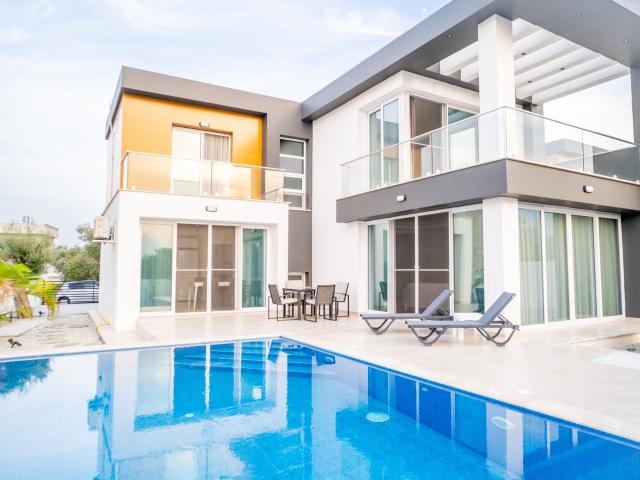 Villa Girne, 143574