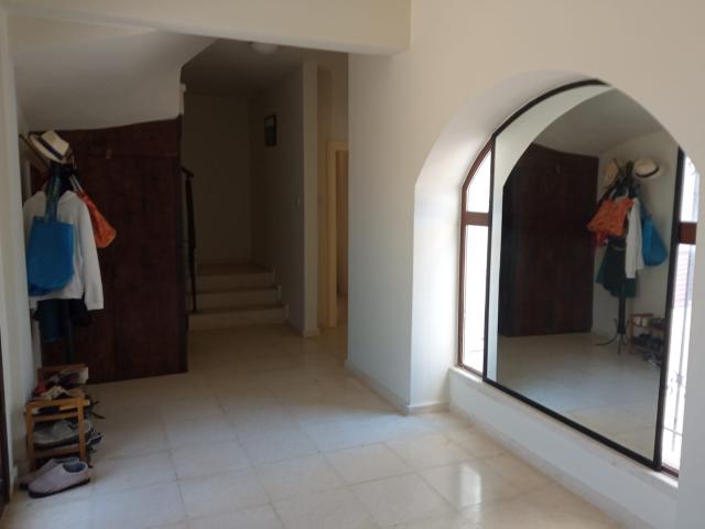 Villa Girne, 211019