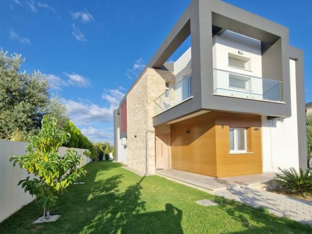Villa Girne, 211028