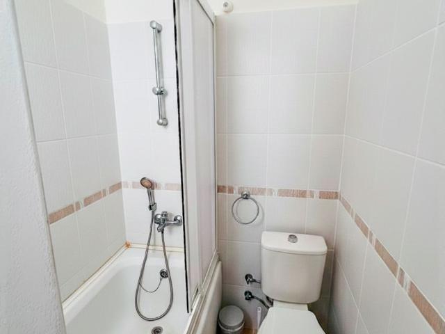 Villa Girne, 217237
