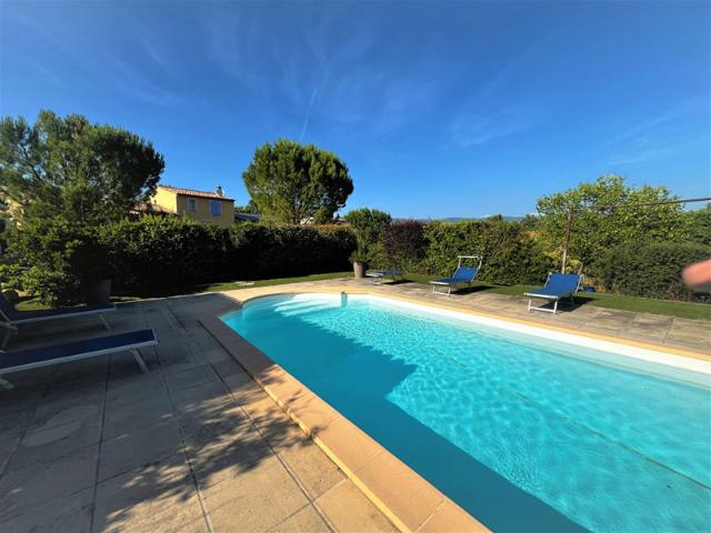 Villa + gites de 318m2 9p +trois garages