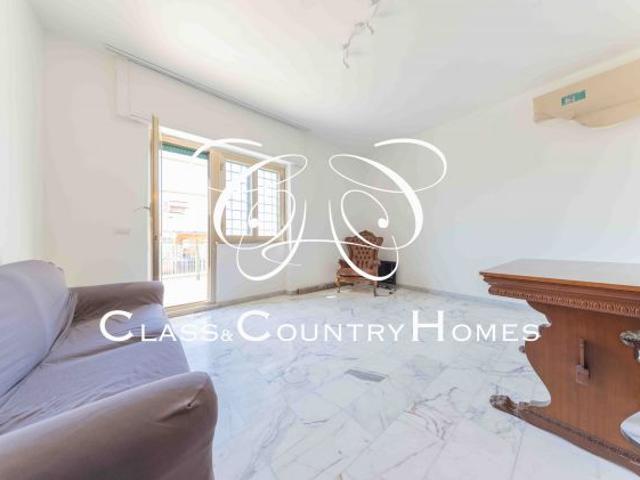 Villa Gordiani, Attico Rinnovato con Grande Terrazzo