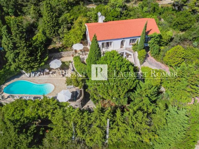 Villa Grand Jardin Piscine Vue Mer 178m² La Turbie