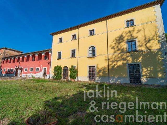 Villa granduca storica con progetto di restauro in Valdichia. 1760m² Arezzo