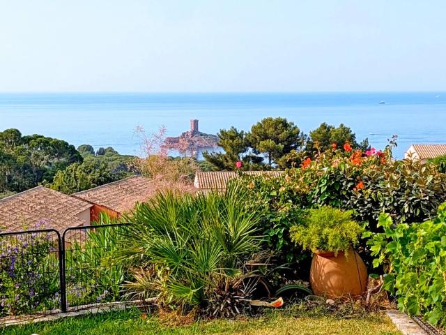 Villa Hameau de Cap Esterel avec vue mer et vue sur l'île d'or