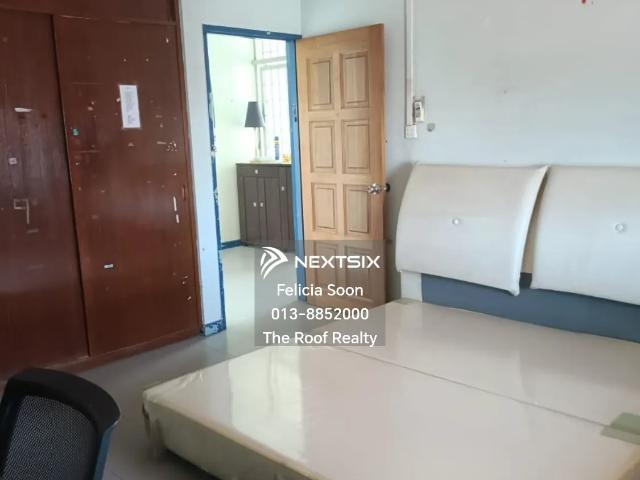 Villa Hatamas semi D for Sale 5bedrooms 5bathrooms Very Big Car Park 4700 sqft Fully furniture Extension Selling price Rm1.3m