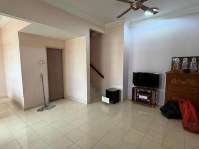 Villa hijauan Town house selesa jaya Tun aminah Tuas lowdepo