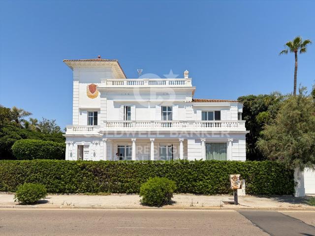 Villa histórica de lujo en primera línea de mar en Sitges ·. 0m² Sitges
