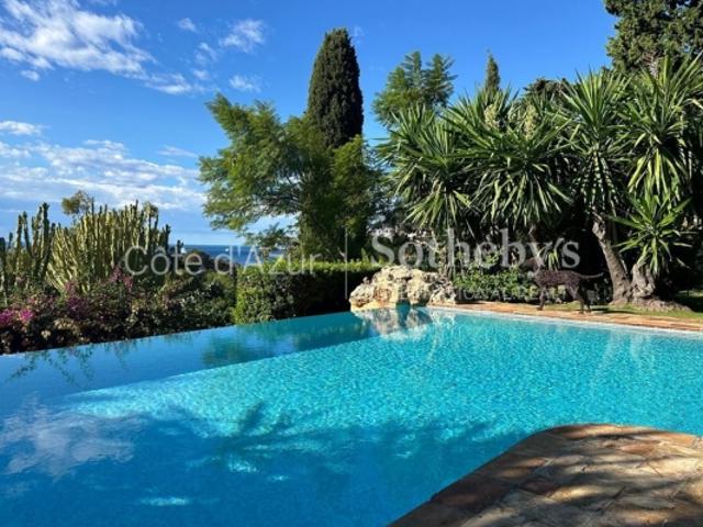 Villa historique, vue panoramique Monaco, jardin luxuriant à Roquebrune Cap Martin