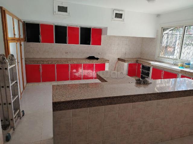 Villa Idéale pour Bureaux en Location au Souissi
