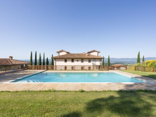 Villa immersa nella tranquilla campagna toscana 900m² Loro Ciuffenna