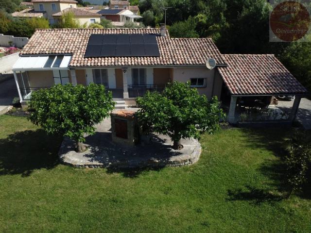 Villa impeccable de plain pied au calme avec son parc de 3000 m²