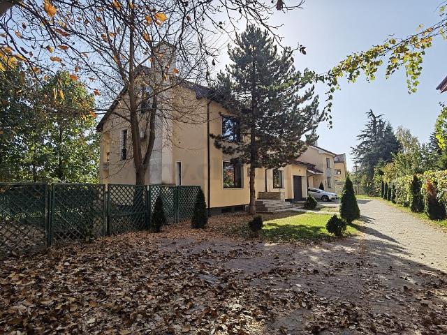 Villa in the area of Iancu Nicolae Jolie Ville Cambridge School