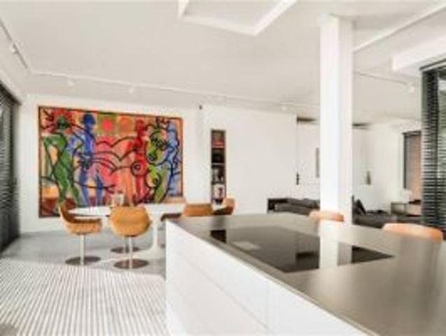 'Villa in the sky': Penthouse op steenworp afstand van de Na